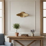Bild in Gallery-Viewer laden, Mothriel Wandlampe in Mottenform – Vintage Metalllampe für Schlafzimmer