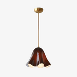 Cargar imagen en el visor de la Galería, Lámpara colgante Bellina – Forma fluida de vidrio en estilo minimalista para comedor