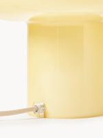 Cargar imagen en el visor de la Galería, Lámpara de cristal opalino minimalista Coloria: iluminación suave para el dormitorio