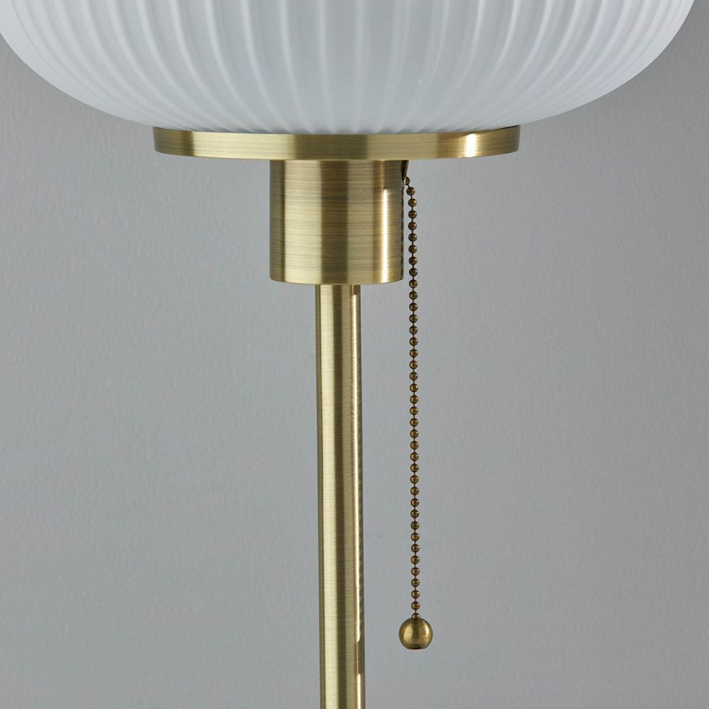 Pelviona gerippte Glas-Tischlampe - Messing- & schwarzer Metallfuß - Must-Have für die Wohnraumgestaltung