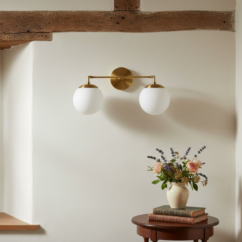 Aplique de pared de vidrio Glorica: lámpara de tocador vintage moderna