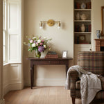 Bild in Gallery-Viewer laden, Mobilux Line Sleek Mehrkopf Badezimmer Wandleuchte – Designer Schminkspiegelwandleuchte mit Glasschirmen