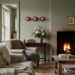 Cargar imagen en el visor de la Galería, Lámpara de tocador esférica Radiro Globe – Luminaria moderna de 3 luces para baño