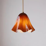 Cargar imagen en el visor de la Galería, Lámpara colgante Bellina – Forma fluida de vidrio en estilo minimalista para comedor