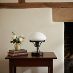 Bild in Gallery-Viewer laden, Ornato Luxe Skulpturale Geometrische Tischlampe – Art Deco Akzent für Schlafzimmer & Wohnzimmer