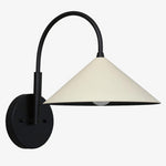 Cargar imagen en el visor de la Galería, Aplique de pared vintage de metal Curva: elegante pantalla cónica para dormitorios