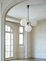 Bild in Gallery-Viewer laden, Ulvara Glas-Kugel Linear Cluster Deckenlampe – Zeitgenössischer Stil für Wohnraum & Kücheninsel