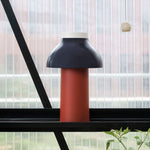 Bild in Gallery-Viewer laden, Moderne tragbare Tischlampe – minimalistisches, wiederaufladbares Licht für Innen- und Außenbereich
