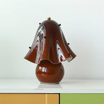 Cargar imagen en el visor de la Galería, Lámpara de mesa de cristal escultórico Bellina: iluminación moderna y minimalista para salón o dormitorio