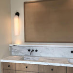 Cargar imagen en el visor de la Galería, Aplique de pared LED de vidrio artístico en níquel arena y gris ahumado resistente a la humedad