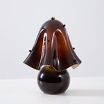 Cargar imagen en el visor de la Galería, Lámpara de mesa de cristal escultórico Bellina: iluminación moderna y minimalista para salón o dormitorio