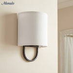 Cargar imagen en el visor de la Galería, Lámpara de pared con pantalla de tela Nolvara: aplique moderno para dormitorio con una iluminación acogedora