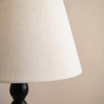 Bild in Gallery-Viewer laden, Close view of fabric lampshade texture