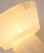 Bild in Gallery-Viewer laden, Beta Marmor Alabaster Tischlampe