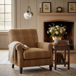 Cargar imagen en el visor de la Galería, Aplique de pared arqueado de cristal acanalado y latón Glorica Glass – Lámpara de pared industrial vintage para entrada