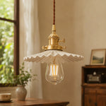 Charger l'image dans la visionneuse de galerie, pleated ceramic pendant light 10