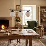 Charger l'image dans la visionneuse de galerie, Suspension linéaire élégante en verre Glorica – Luminaire de plafond Art déco moderne pour salles à manger et cuisines