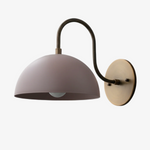 Cargar imagen en el visor de la Galería, Aplique de pared industrial de metal Curva - Brazo curvo de latón - Luminaria de cúpula martillada
