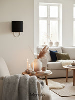 Cargar imagen en el visor de la Galería, Lámpara de pared con pantalla de tela Nolvara: aplique moderno para dormitorio con una iluminación acogedora