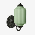 Charger l'image dans la visionneuse de galerie, Applique murale vintage en verre laiteux festonné Eloise - Éclairage d'appoint moderne pour salle de bain et chambre