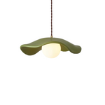 Cargar imagen en el visor de la Galería, Lámpara colgante minimalista Yumi de resina escultórica elegante