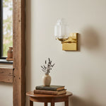 Cargar imagen en el visor de la Galería, Aplique de pared Tierlux Glass Art Deco Globe – Lámpara de metal y cristal para salón o baño