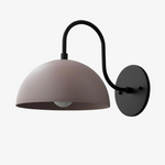 Cargar imagen en el visor de la Galería, Aplique de pared industrial de metal Curva - Brazo curvo de latón - Luminaria de cúpula martillada