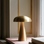 Bild in Gallery-Viewer laden, Die verzauberte Amanita kabellose Tischlampe
