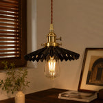 Charger l'image dans la visionneuse de galerie, pleated ceramic pendant light 12