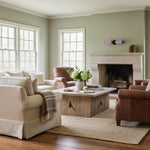 Cargar imagen en el visor de la Galería, Aplique de pared Eloise vintage de vidrio lechoso festoneado: iluminación de acento moderna para baño y dormitorio