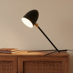 Bild in Gallery-Viewer laden, Solavo Moderne Dreibein-Tischlampe aus Metall für das Wohnzimmer