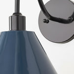 Charger l'image dans la visionneuse de galerie, Applique murale contemporaine en métal effilé Narix pour couloirs et chambres