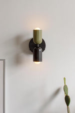 Bild in Gallery-Viewer laden, Doppelkopf-Makronenfarbe oben und unten Wandleuchte