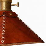 Cargar imagen en el visor de la Galería, Pyramid leather shade corner and stitched seam detail