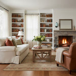 Cargar imagen en el visor de la Galería, Aplique de pared Eloise vintage de vidrio lechoso festoneado: iluminación de acento moderna para baño y dormitorio