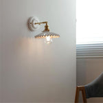 Bild in Gallery-Viewer laden, Vintage japanische Keramik Messing 1-Licht Wandlampe