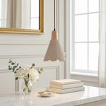 Charger l'image dans la visionneuse de galerie, Lampe suspendue plissée Solaraeon - Luminaire industriel moderne pour salle à manger et salon