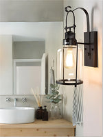 Cargar imagen en el visor de la Galería, Aplique de pared industrial – Lámpara de exterior vintage americana de hierro con pantalla de cristal
