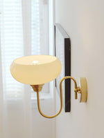 Cargar imagen en el visor de la Galería, Aplique de pared de vidrio con poste curvo Bauhaus