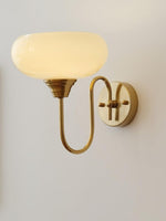 Cargar imagen en el visor de la Galería, Aplique de pared de vidrio con poste curvo Bauhaus