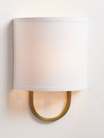 Cargar imagen en el visor de la Galería, Lámpara de pared con pantalla de tela Nolvara: aplique moderno para dormitorio con una iluminación acogedora