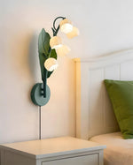 Bild in Gallery-Viewer laden, Green Stem Lily Wall Lamp - product view 5