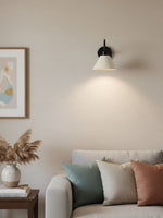 Bild in Gallery-Viewer laden, Industrielle moderne konische Wandleuchte mit klarer Metallsilhouette