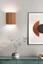 Cargar imagen en el visor de la Galería, Lámpara de pared moderna de resina acanalada