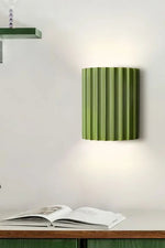 Cargar imagen en el visor de la Galería, Lámpara de pared moderna de resina acanalada