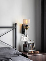 Cargar imagen en el visor de la Galería, Aplique de pared moderno de latón acanalado y vidrio - Lámpara de tocador para espejos de baño