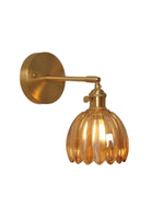 Cargar imagen en el visor de la Galería, Lámpara de pared retro de metal con tulipanes de cristal y flores