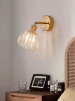 Cargar imagen en el visor de la Galería, Lámpara de pared retro de metal con tulipanes de cristal y flores