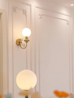 Cargar imagen en el visor de la Galería, Lámpara de pared escultural con un brillo ambiental refinado