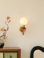 Cargar imagen en el visor de la Galería, Lámpara de pared escultural con un brillo ambiental refinado